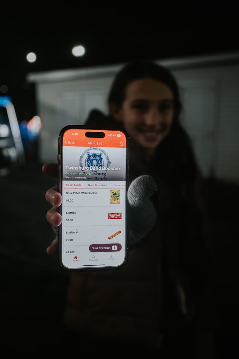 A fan ordering on the BlazeBite app at a game